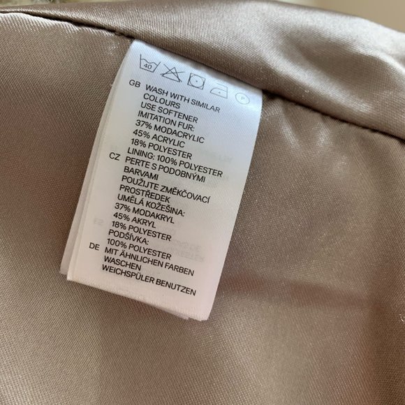 H&M | FAUX FUR COAT - Picture 10 of 10